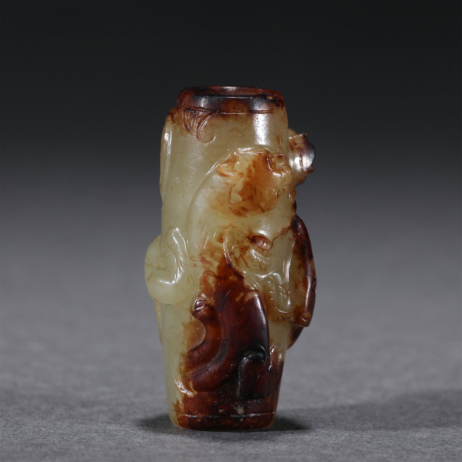 A CHINESE JADE OBJECT (1 of 9)