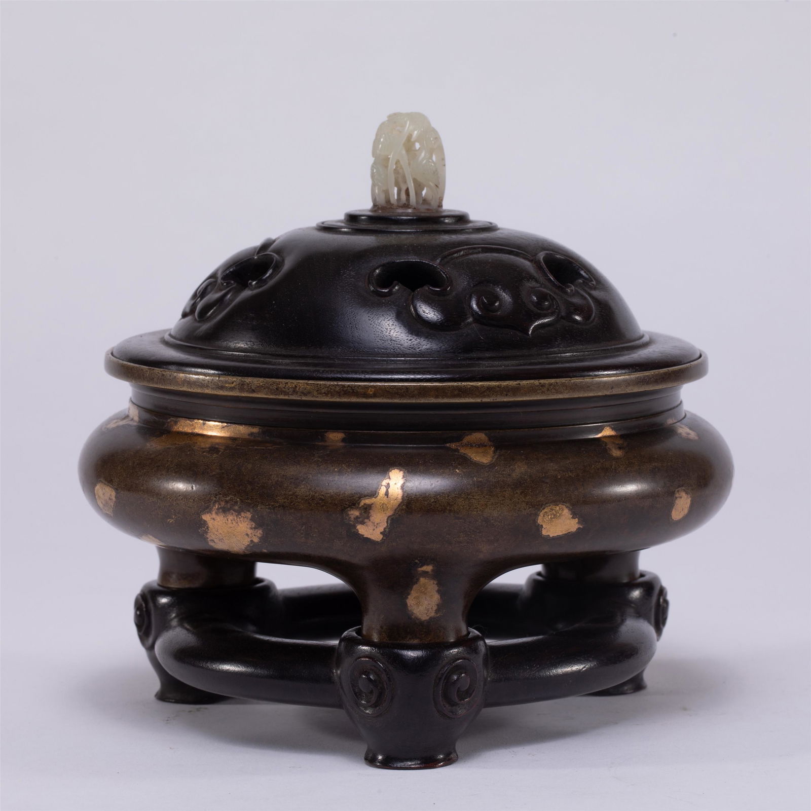 A CHINESE BRONZE LIDDED CENSER (1 of 9)