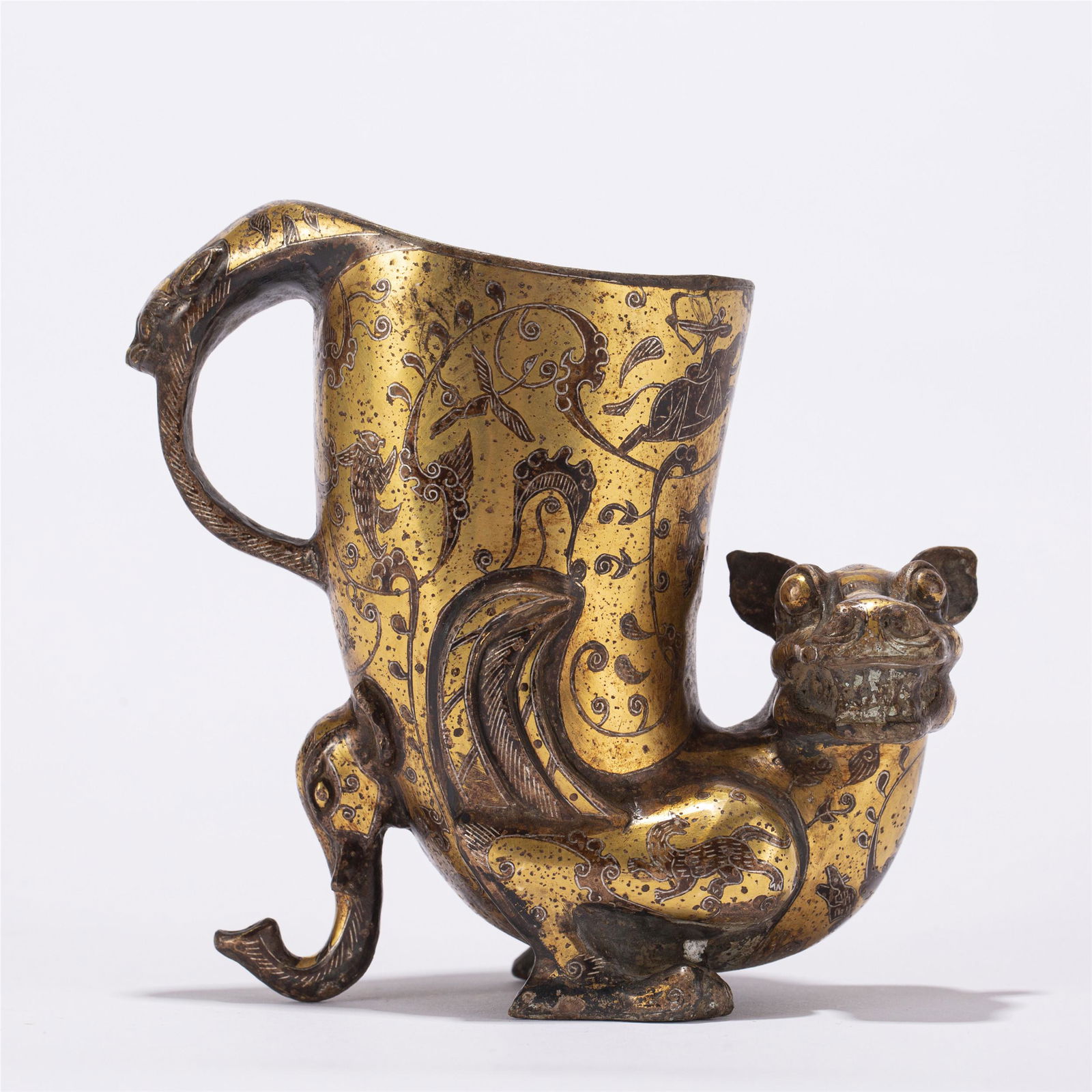 A CHINESE GILT BRONZE JUE CUP (1 of 9)