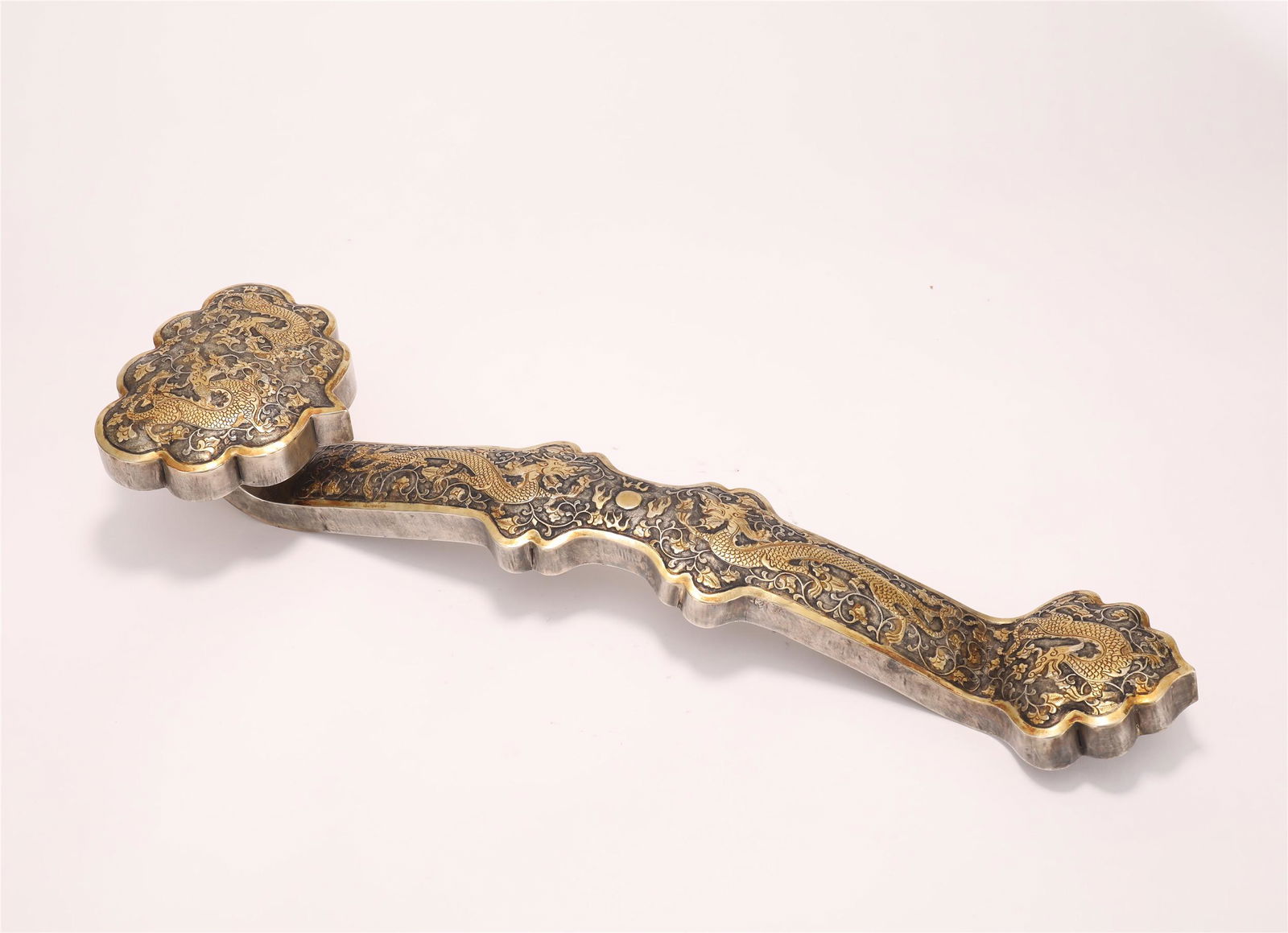 A CHINESE GILT SILVER DRAGON PATTREN RUYI SCEPTER (1 of 7)