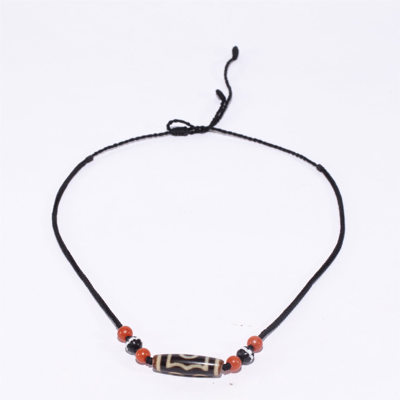 A CHINESE DZI BEAD BRACELET (1 of 9)