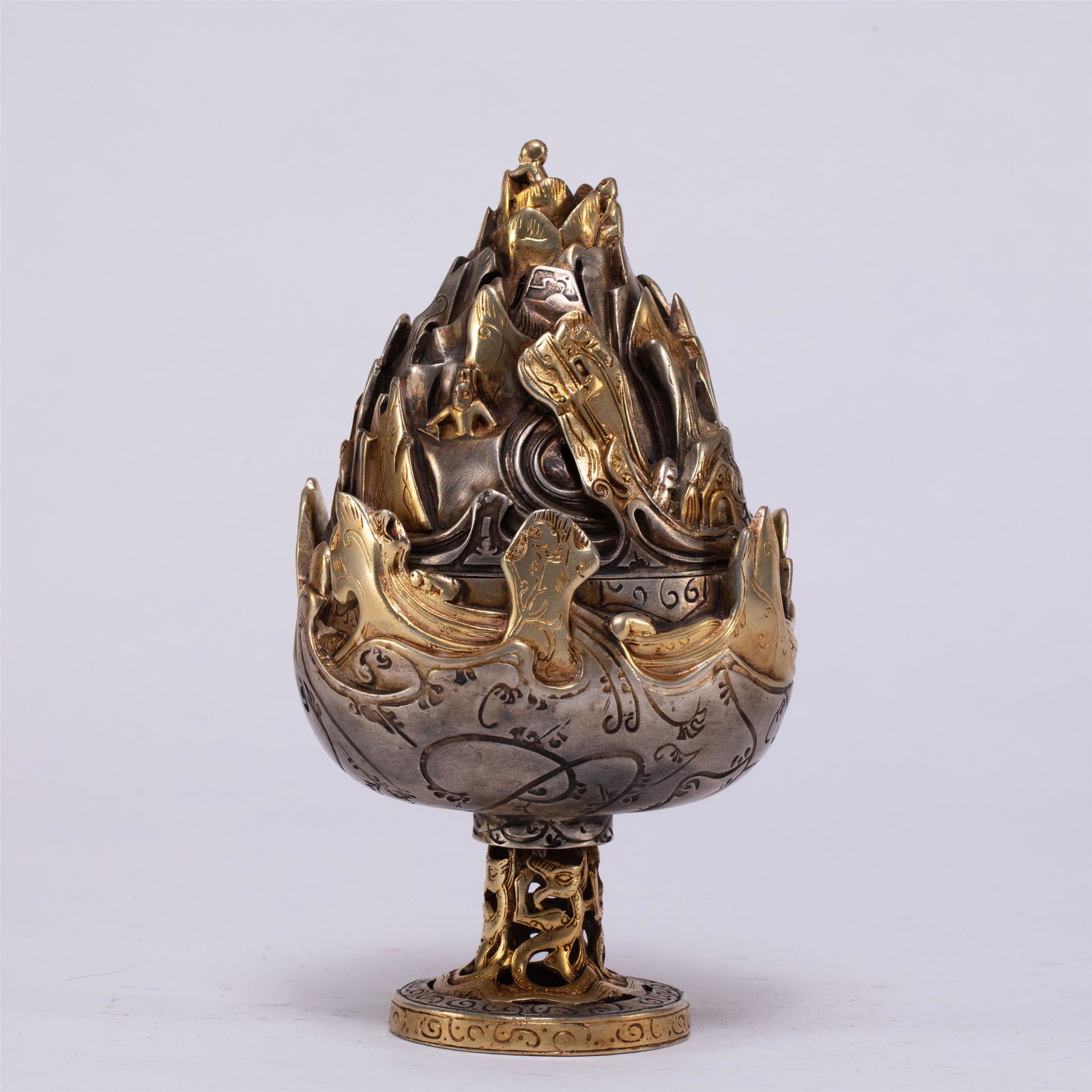 A CHINESE GILDING SILVER CENSER (1 of 9)