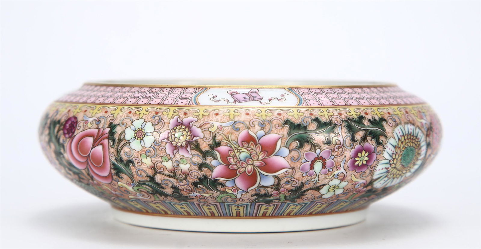 A CHINESE FAMILLE ROSE PORCELAIN FLOWERS DRAGON PATTERN BRUSH WASHER (1 of 9)