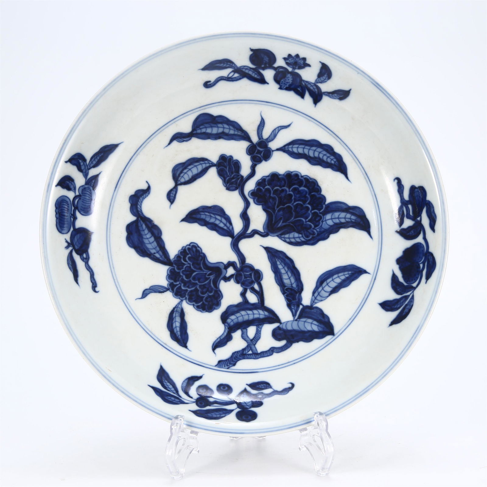 A CHINESE BLUE AND WHITE PORCELAIN FLOWERS VIEWS DISH (1 of 9)