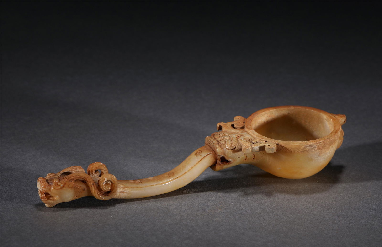 A CHINESE JADE OBJECT (1 of 10)