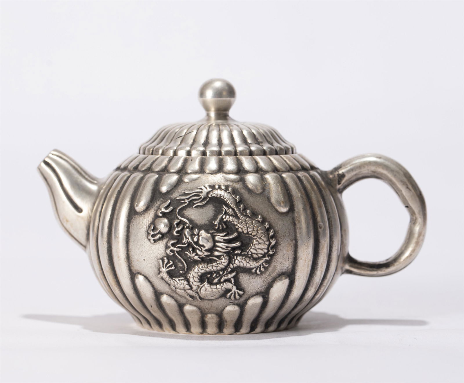 A CHINESE GILT SILVER EWER (1 of 8)