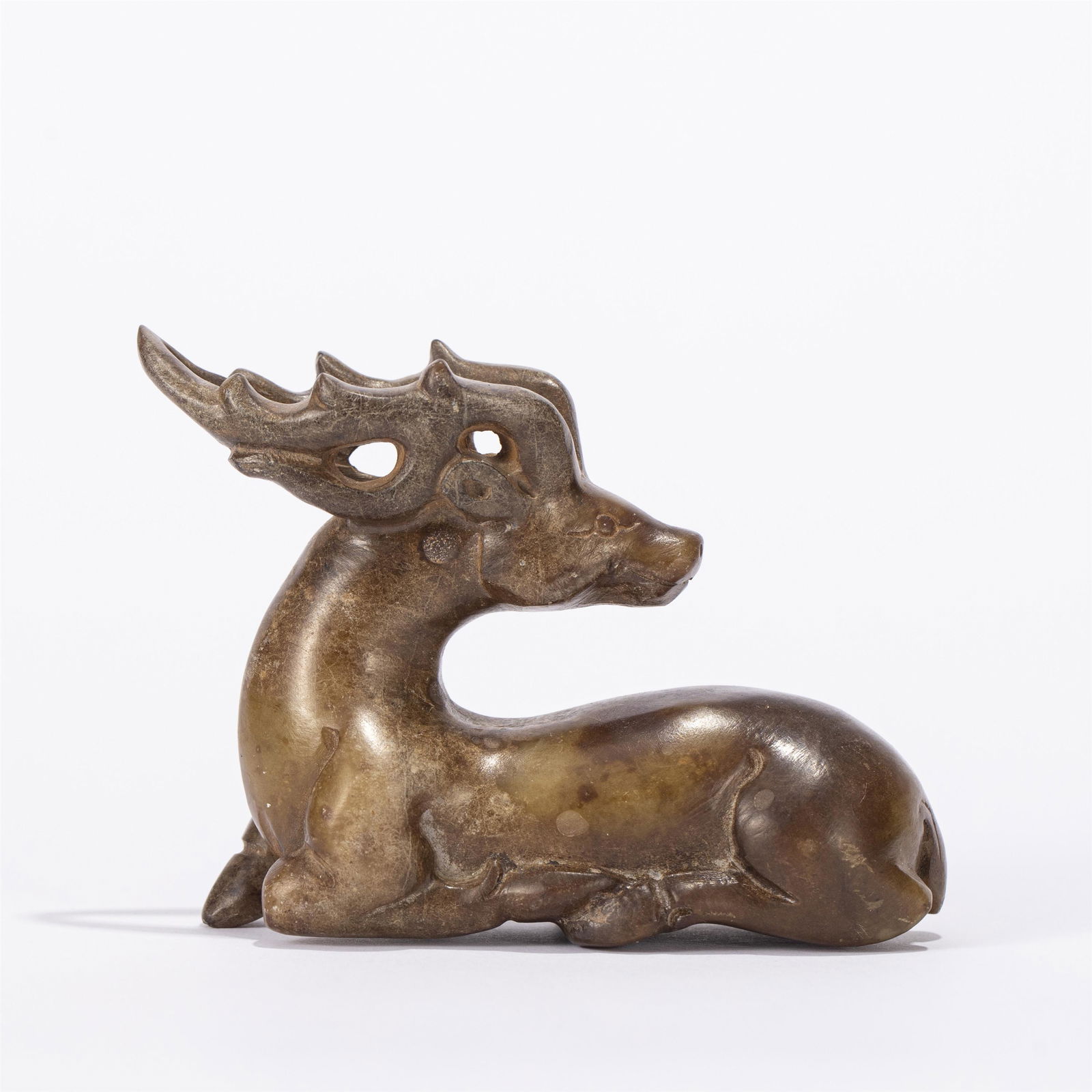 A CHINESE JADE DEER ORNAMENTS (1 of 10)