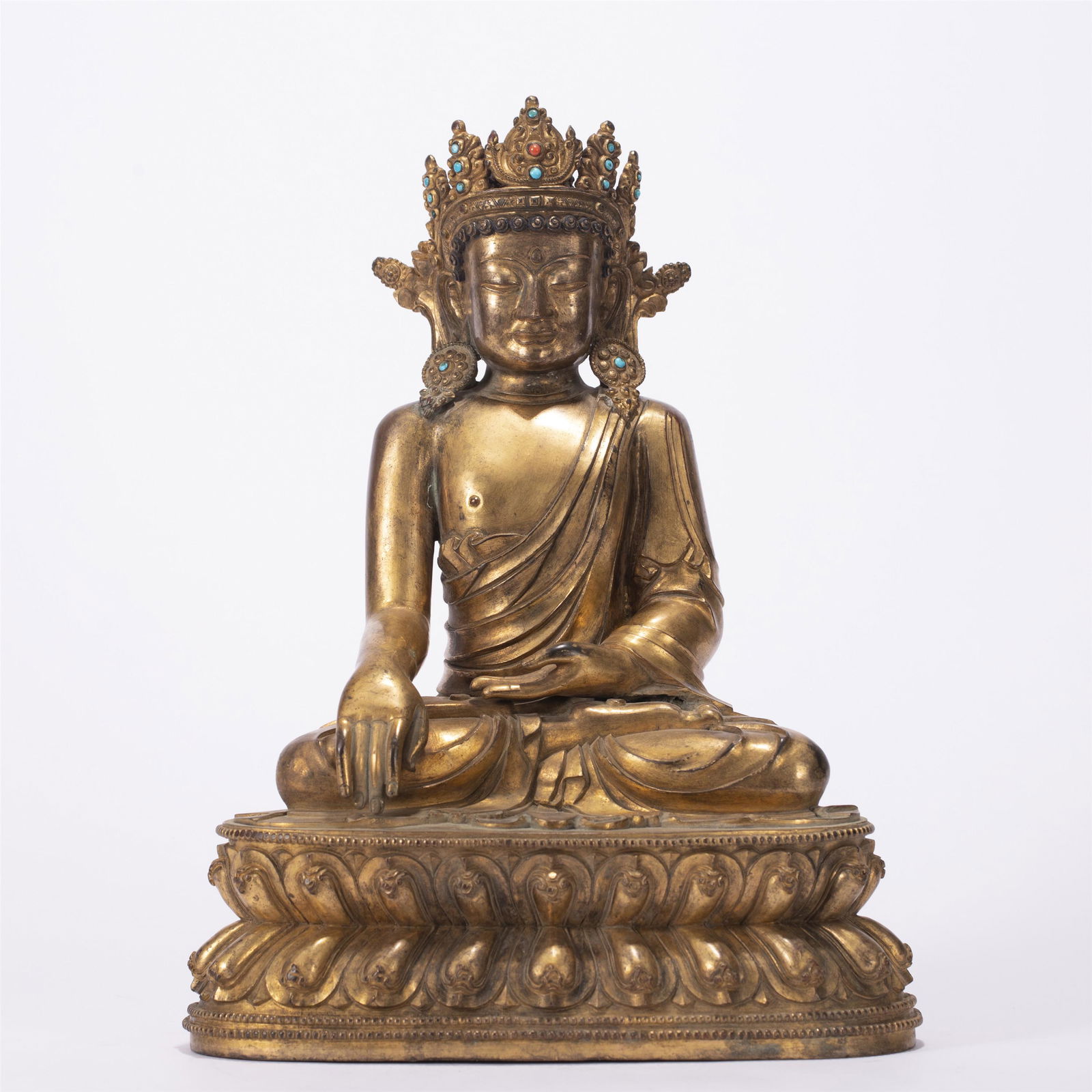 A CHINESE GILT BRONZE FIGURE OF BUDDHA STATUE (1 of 9)