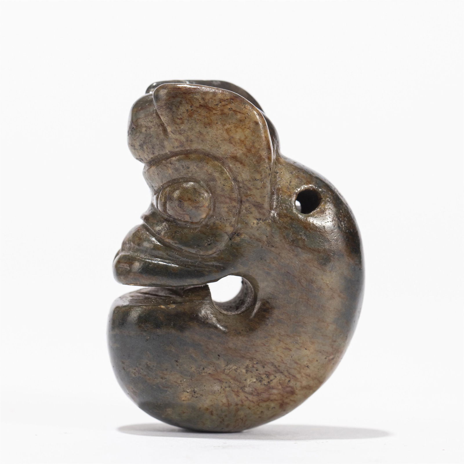 A CHINESE JADE DRAGON PENDANT (1 of 9)