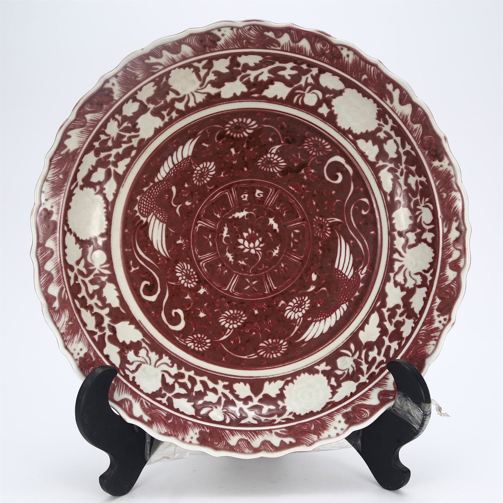 A CHINESE RED UNDER GLAZE PORCELAIN FLOWERS DISH (1 of 9)