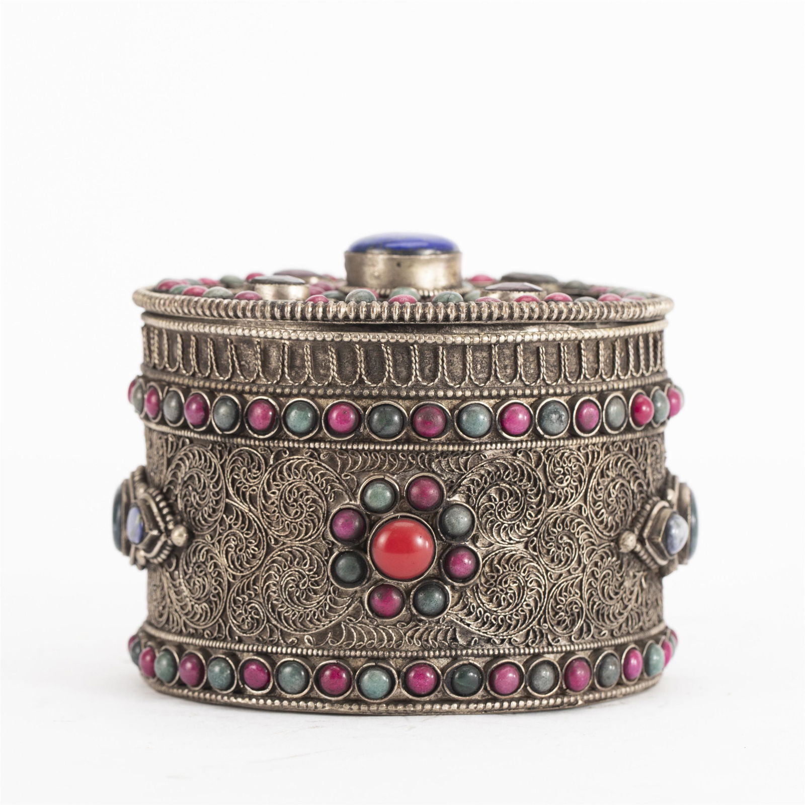 A CHINESE SILVER INLAID GEMSTONES BOX (1 of 8)
