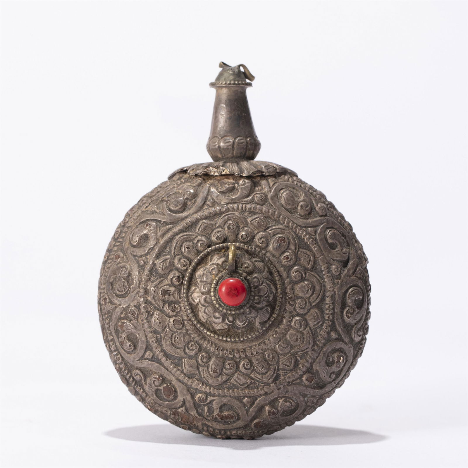 A CHINESE SILVER POT (1 of 8)