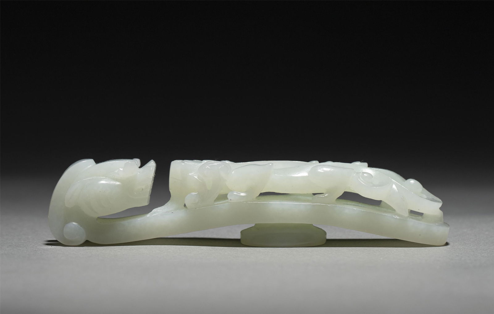 A CHINESE WHITE JADE BELT HOOK (1 of 7)