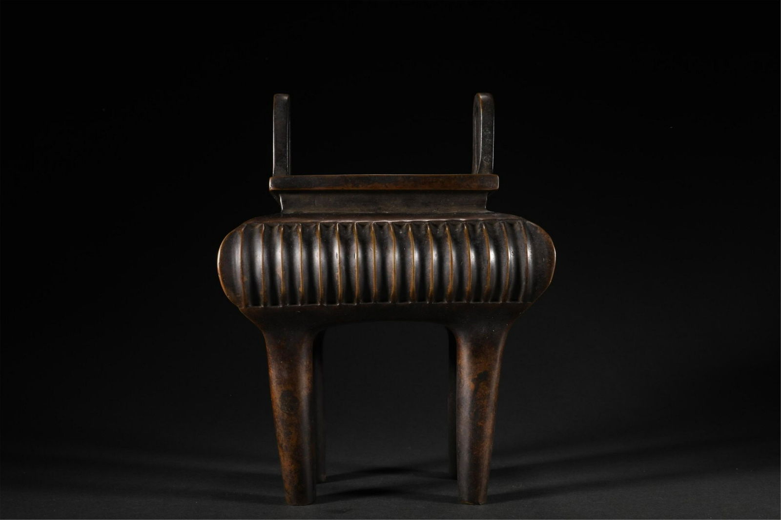 A CHINESE BRONZE CENSER (1 of 9)