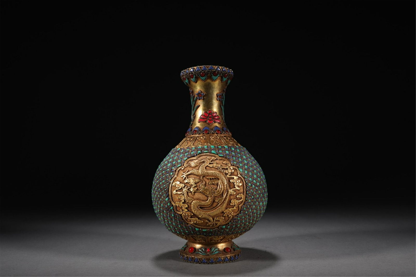 A CHINESE GILDING INLAID TURQUOISE DRAGON PATTERN VASE (1 of 9)