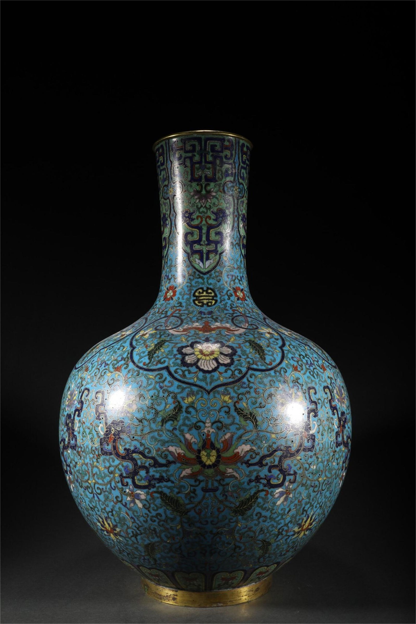 A CHINESE CLOISONNE FLOWERS VASE (1 of 9)