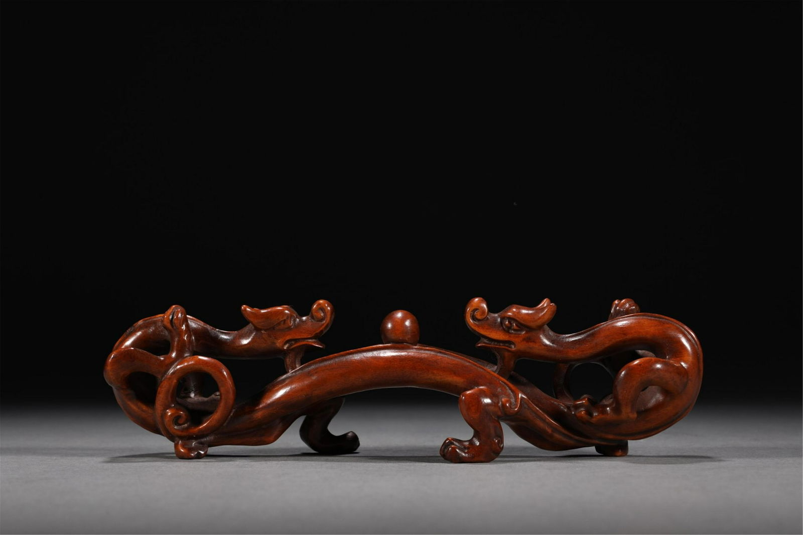 A CHINESE BOXWOOD DRAGON BRUSH HOLDER (1 of 9)