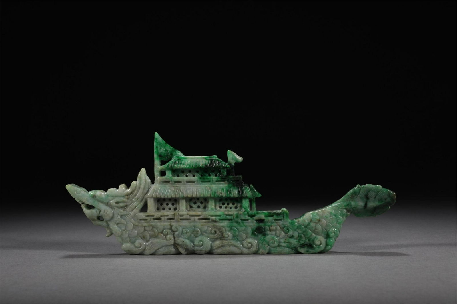 A CHINESE JADEITE DRAGON BOAT ORNAMENTS (1 of 9)