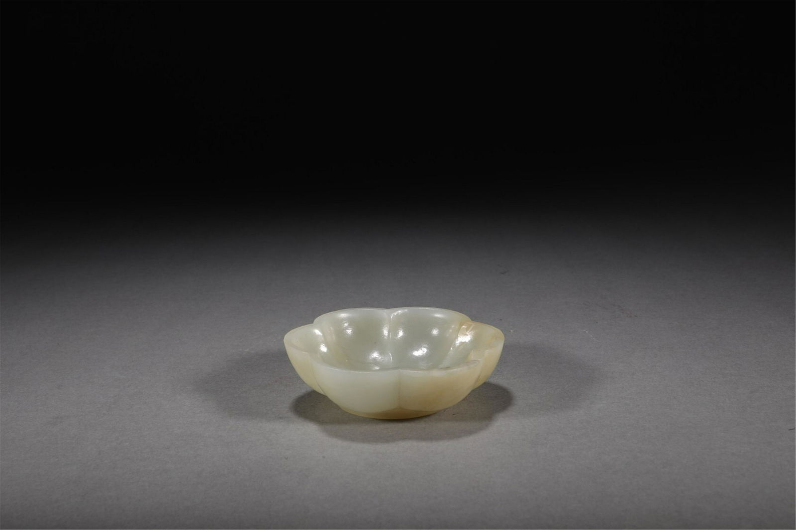 A CHINESE JADE LOTUS BRUSH WASHER (1 of 6)