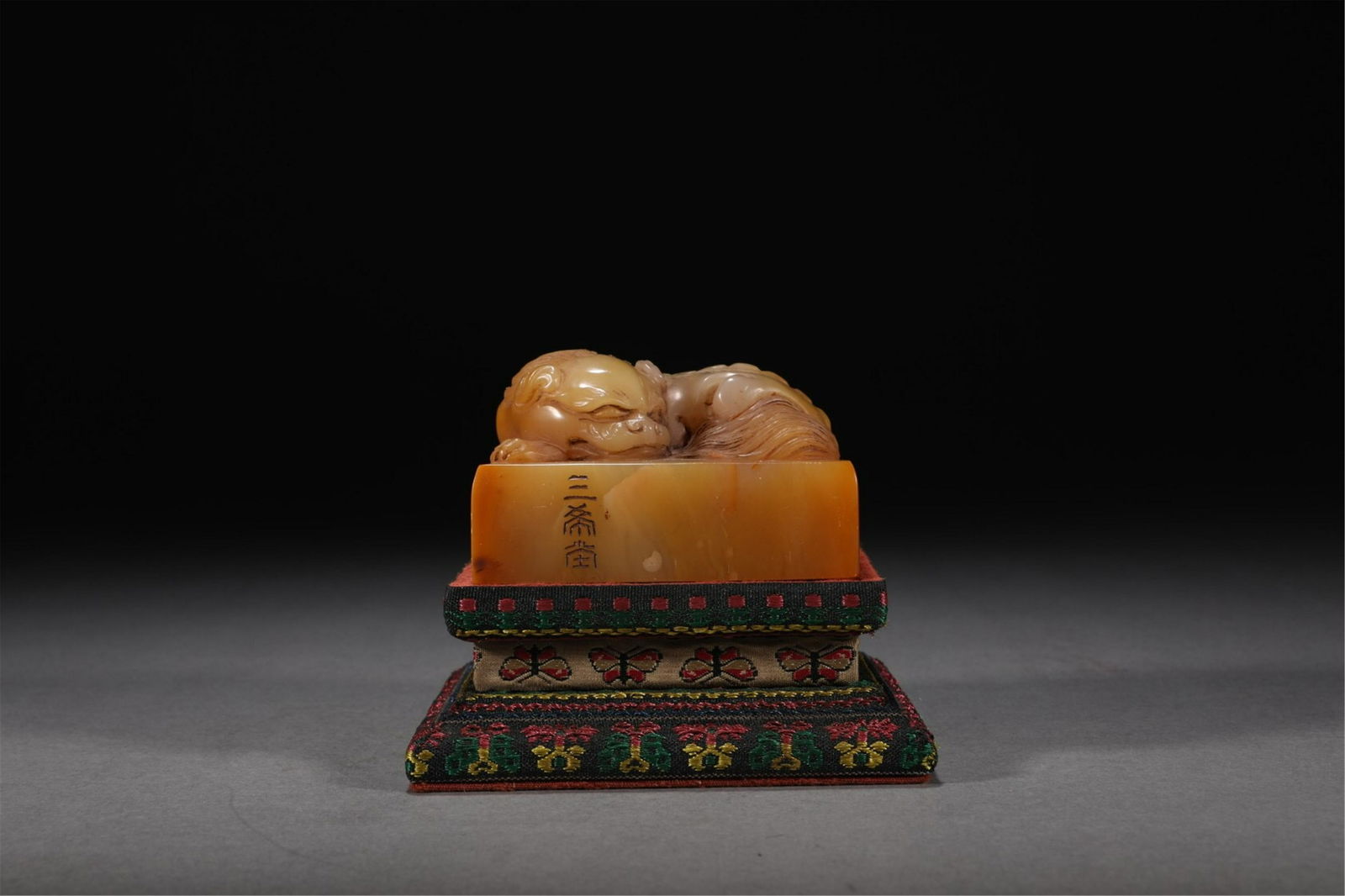 A CHINESE SOAP STONE BEAST SEAL (1 of 9)