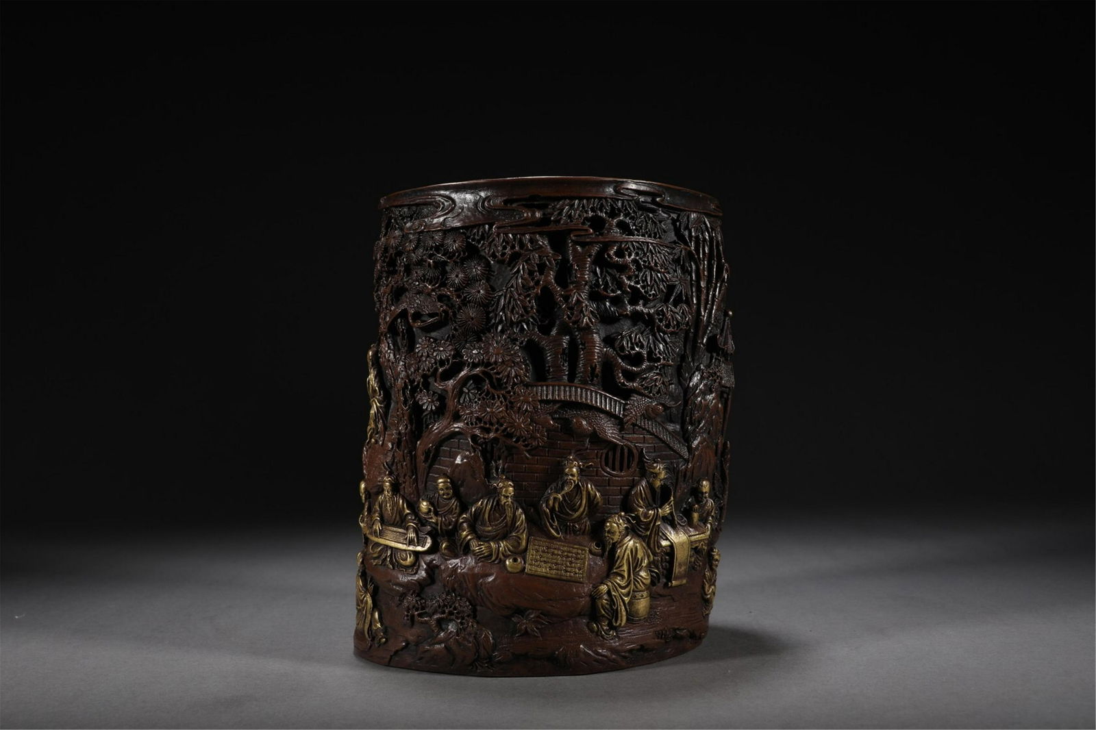 A CHINESE GILT BRONZE BRUSH POT (1 of 9)