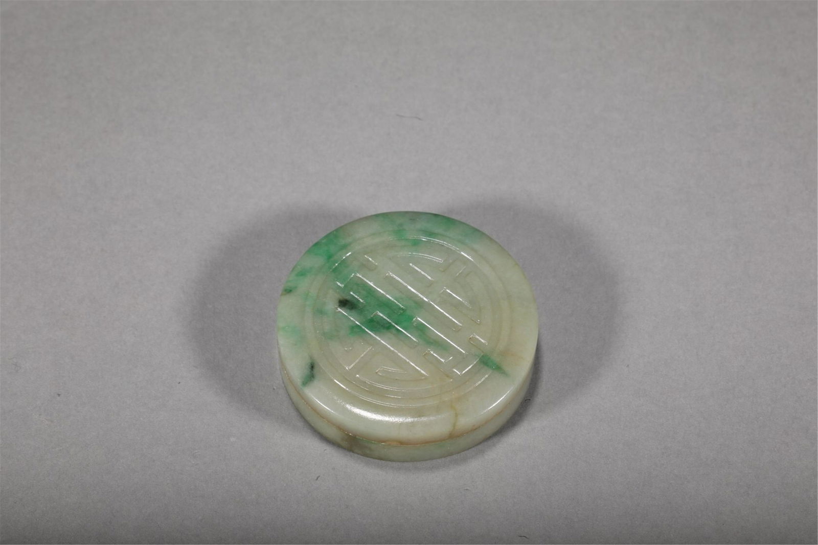 A CHINESE JADEITE LIDDED BOX (1 of 6)