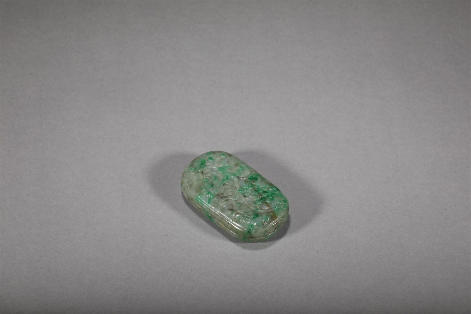 A CHINESE JADEITE LIDDED BOX (1 of 6)