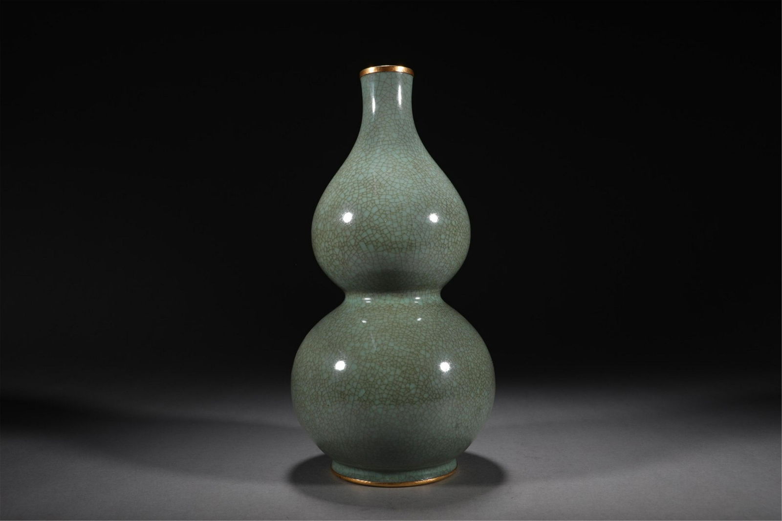 A CHINESE RY TYPE GLAZE PORCELAIN DOUBLE GOURDS VASE (1 of 9)