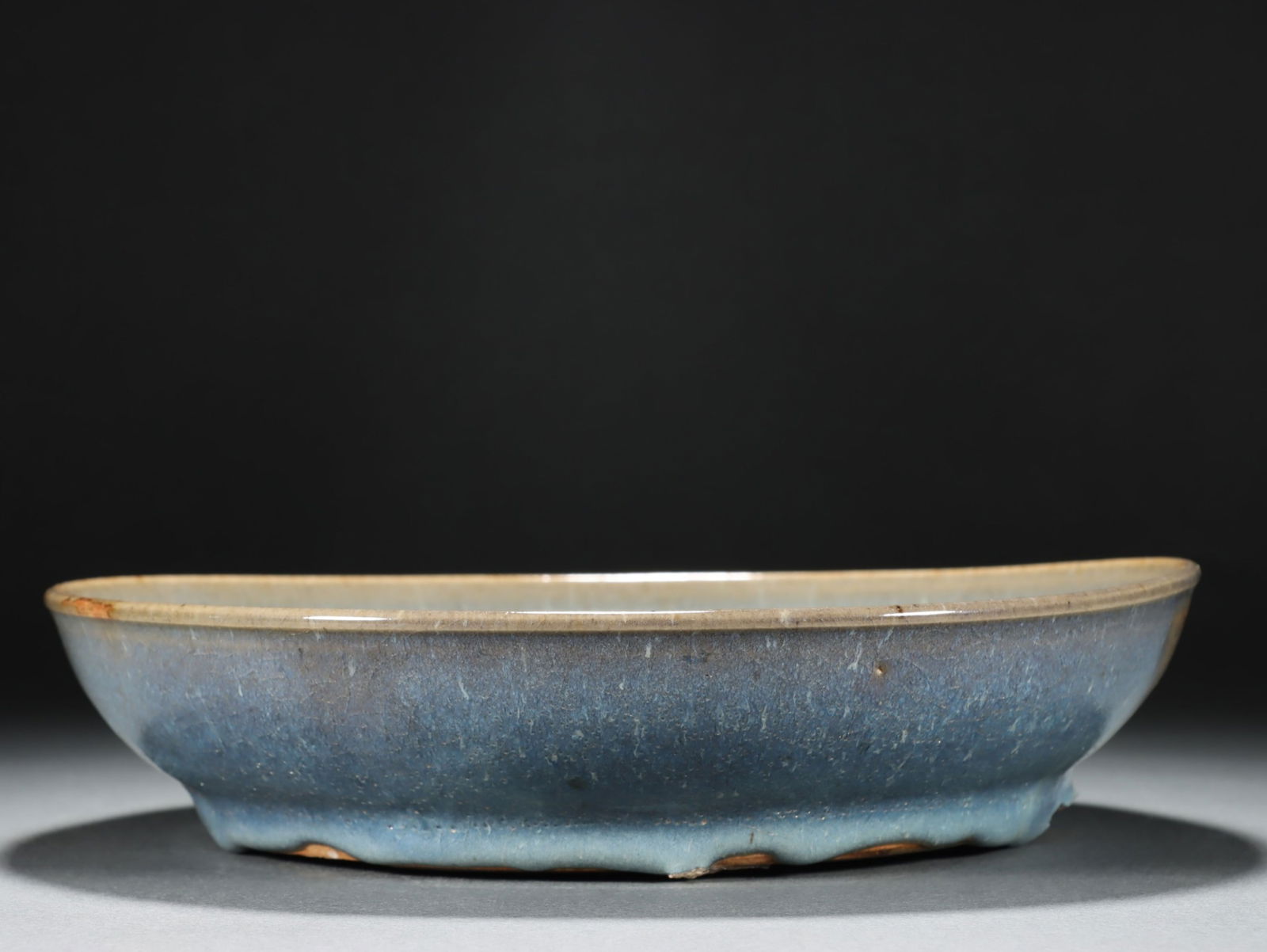 A Chinese Jun Ware Porcelain Plate (1 of 9)