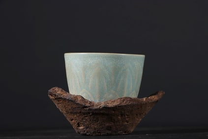 A Chinese Ru-Type Glazed Porcelain Cup