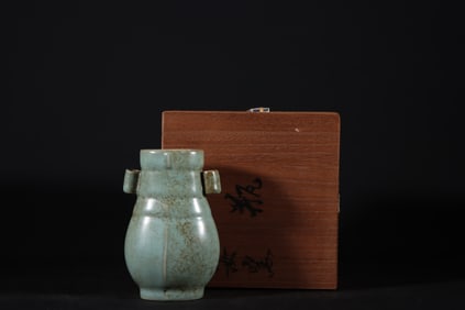 A Chinese Ru-Type Glazed Porcelain Vase