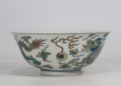 A Chinese Dou-Cai Glazed Porcelain Bowl