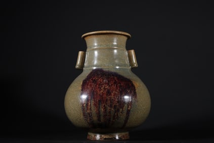 A Chinese Jun-Type Glazed Porcelain Vase