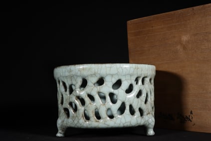 A Chinese Guan-Type Green Glazed Porcelain Incense Burner