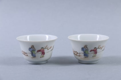 A Pair of Chinese Famille-Rose Porcelain Cups