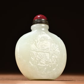 A Chinese Carved Jade Snuff Bottle