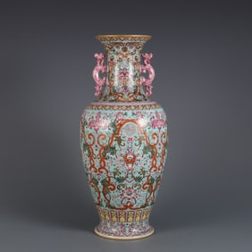 A Chinese Famille-Rose Porcelain Vase
