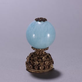 A Chinese Gilt Silver Hat Top with Aquamarine Bead