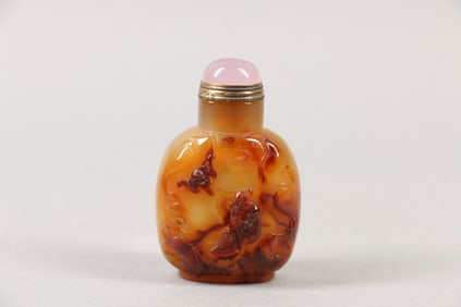 A Chinese Carved Agate Snuff Bottle
