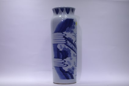 A Chinese Blue and White Porcelain Vase