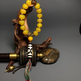 A Chinese Carved Agate Prayers Beads with DZI Bead