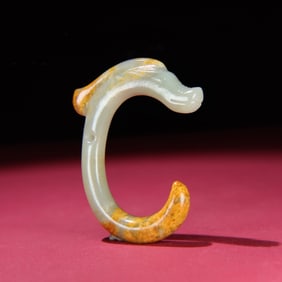 A Chinese Carved Jade Dragon Pendant
