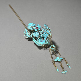 A Chinese King-Fisher Feather-Inlaid Gilt Bronze Hair Pin