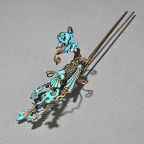 A Chinese King-Fisher Feather-Inlaid Gilt Bronze Hair Pin