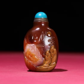 A Chinese Carved Agate Snuff Bottle