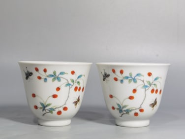 A Pair of Chinese Famille-Rose Porcelain Cups