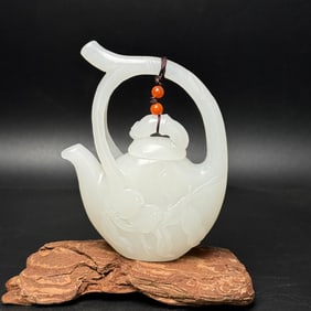 A Chinese Carved Jade Tea Pot