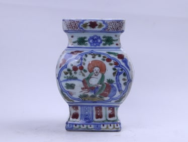 A Chinese Famille-Rose Porcelain Jar