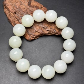 A Chinese Carved Jade Bracelet