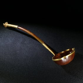 A Chinese Gilt Bronze Spoon with Carved Agate Handle